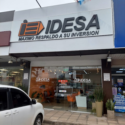 Paseo Los Laureles